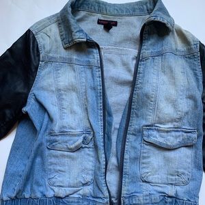 Statement jean jacket